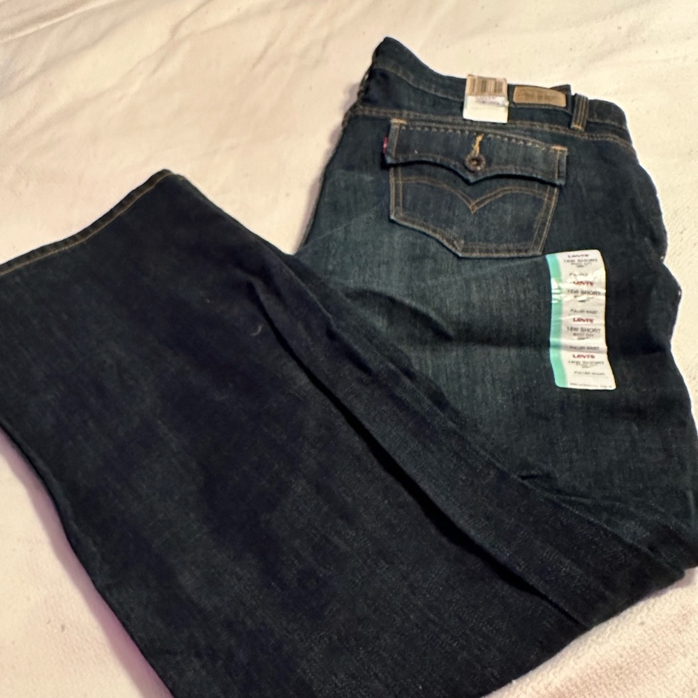 Levi’s 18 w short bootcut jeans nwt new